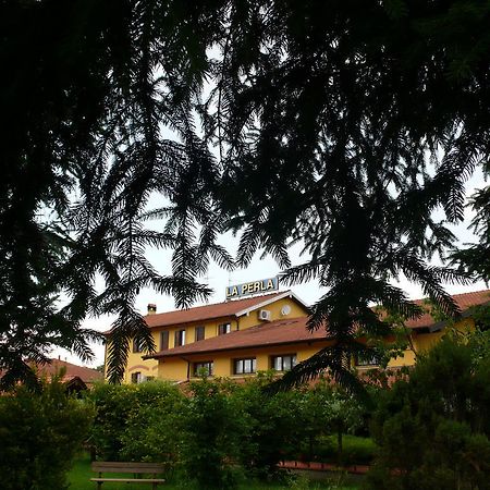 Hotel Ristorante La Perla Varallo Pombia Dış mekan fotoğraf