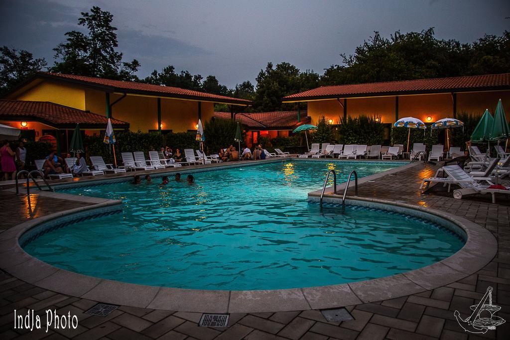 Hotel Ristorante La Perla Varallo Pombia Dış mekan fotoğraf