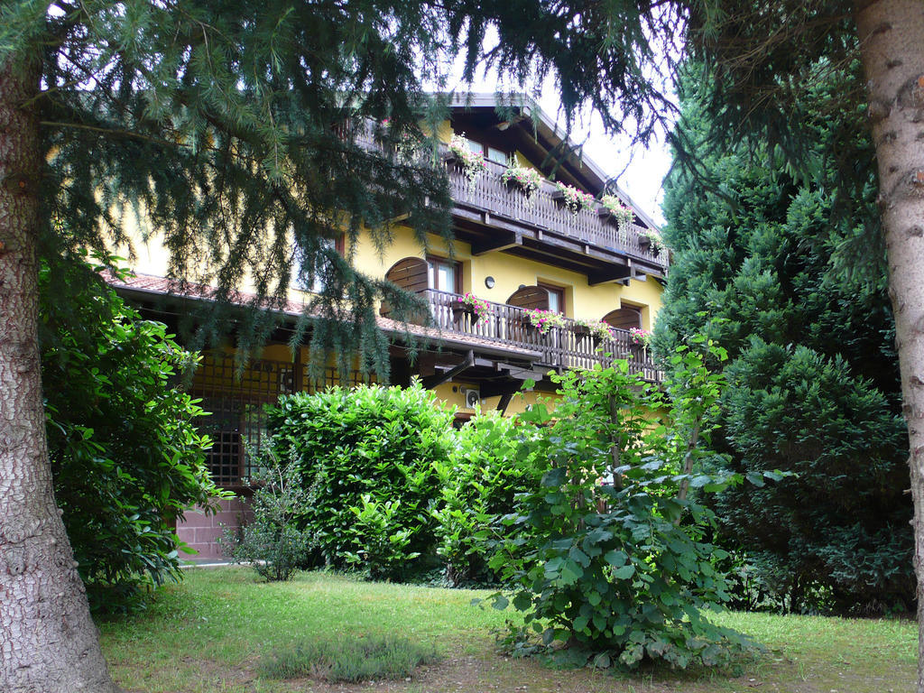 Hotel Ristorante La Perla Varallo Pombia Dış mekan fotoğraf