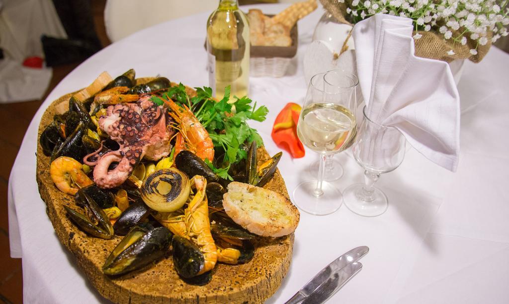 Hotel Ristorante La Perla Varallo Pombia Dış mekan fotoğraf