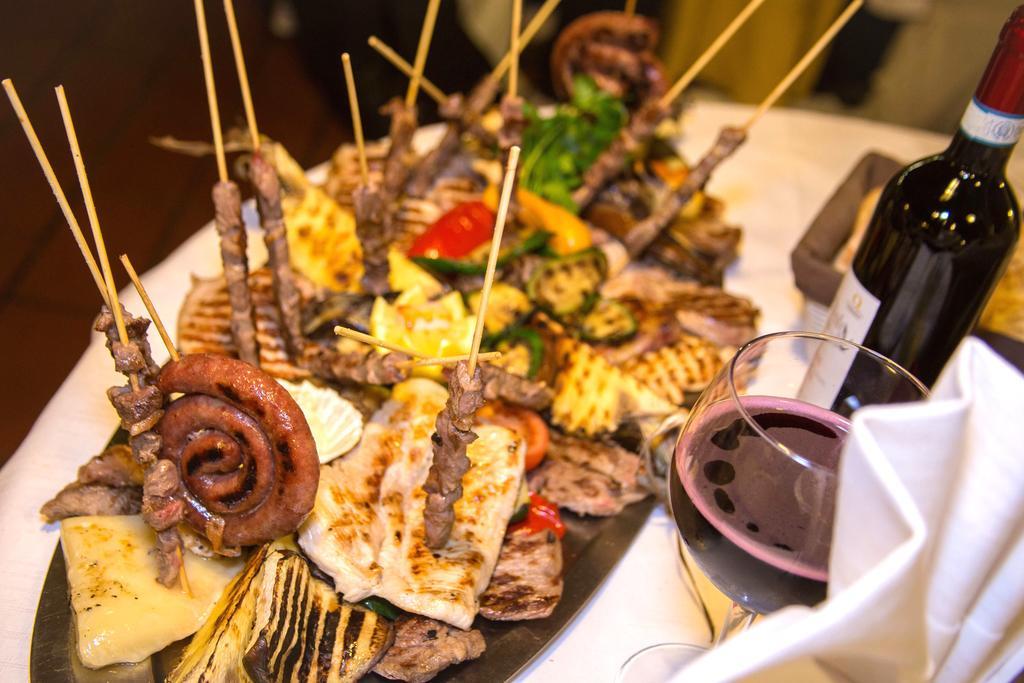 Hotel Ristorante La Perla Varallo Pombia Dış mekan fotoğraf