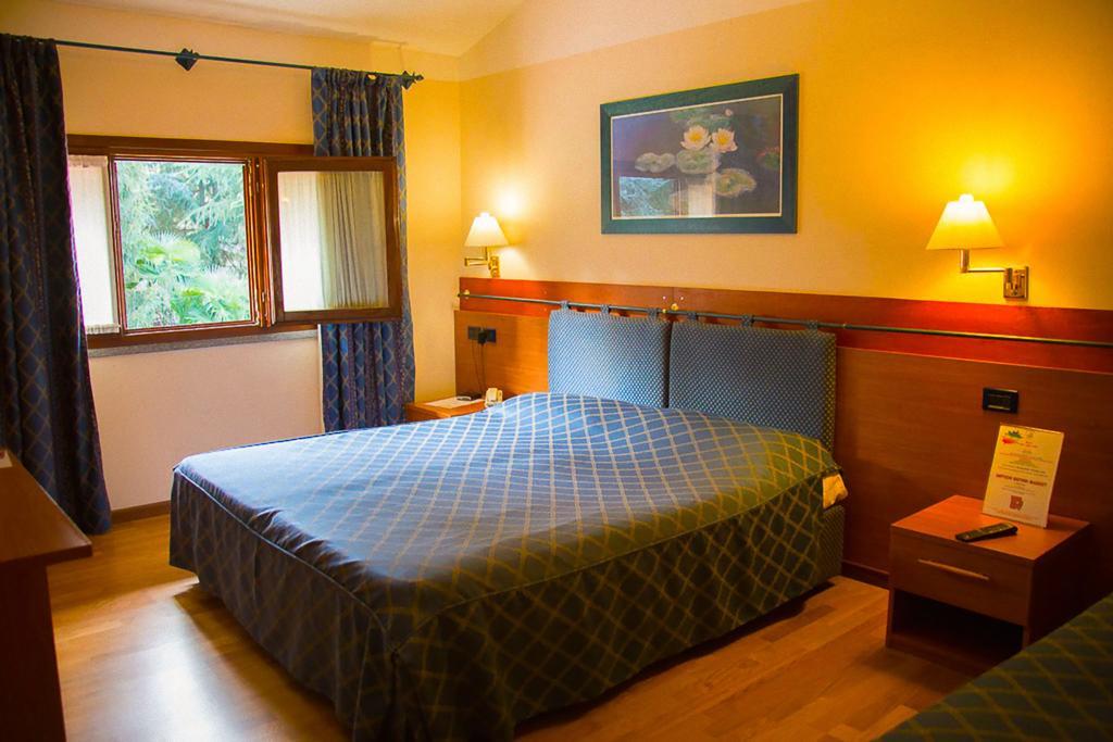 Hotel Ristorante La Perla Varallo Pombia Dış mekan fotoğraf