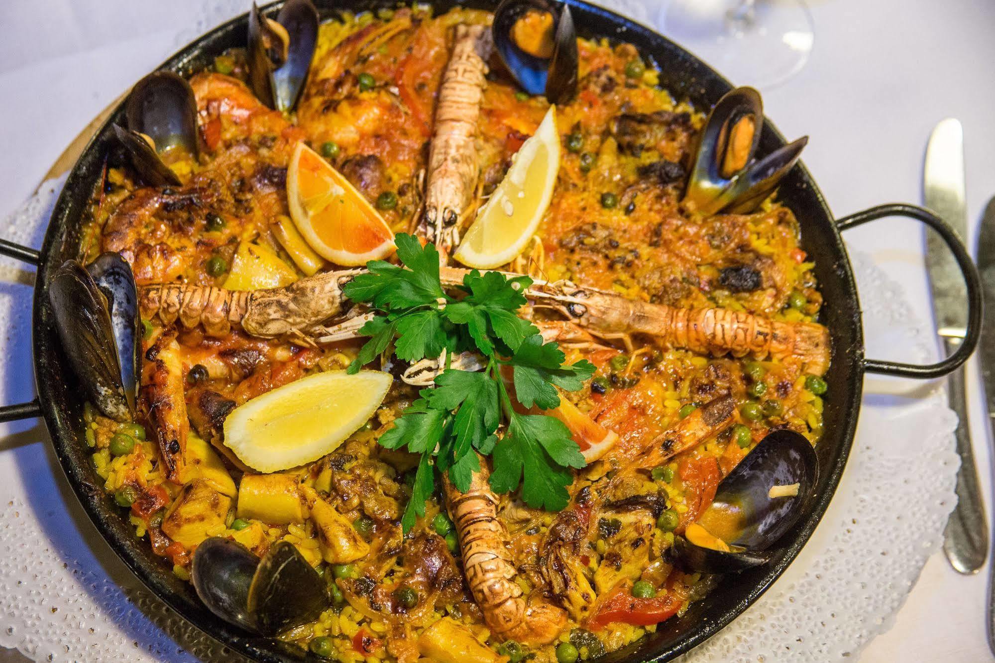Hotel Ristorante La Perla Varallo Pombia Dış mekan fotoğraf