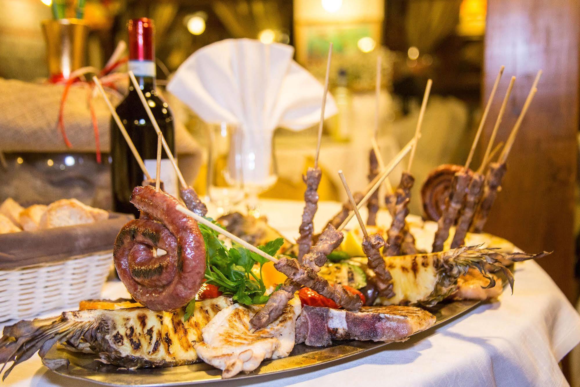 Hotel Ristorante La Perla Varallo Pombia Dış mekan fotoğraf