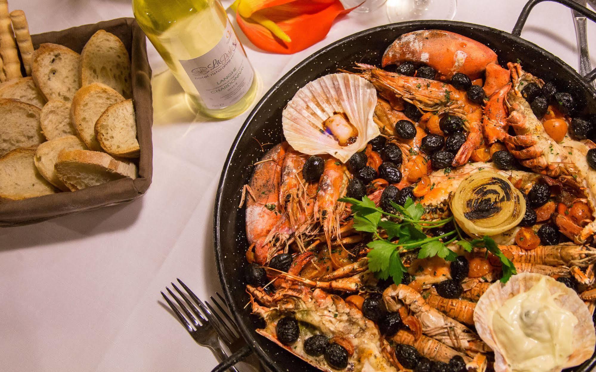 Hotel Ristorante La Perla Varallo Pombia Dış mekan fotoğraf